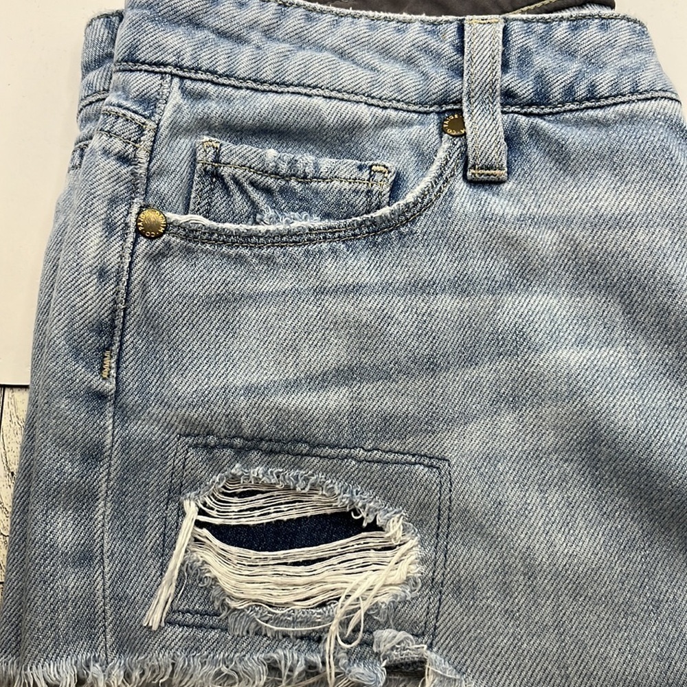 Paige 2 1/2” Inseam Keira Short Size 25 - Picture 15 of 16